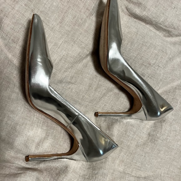 Manolo Blahnik Classic Platinum shoes, Women’s Euro 40, US 9, perfect condition! - Picture 5 of 11